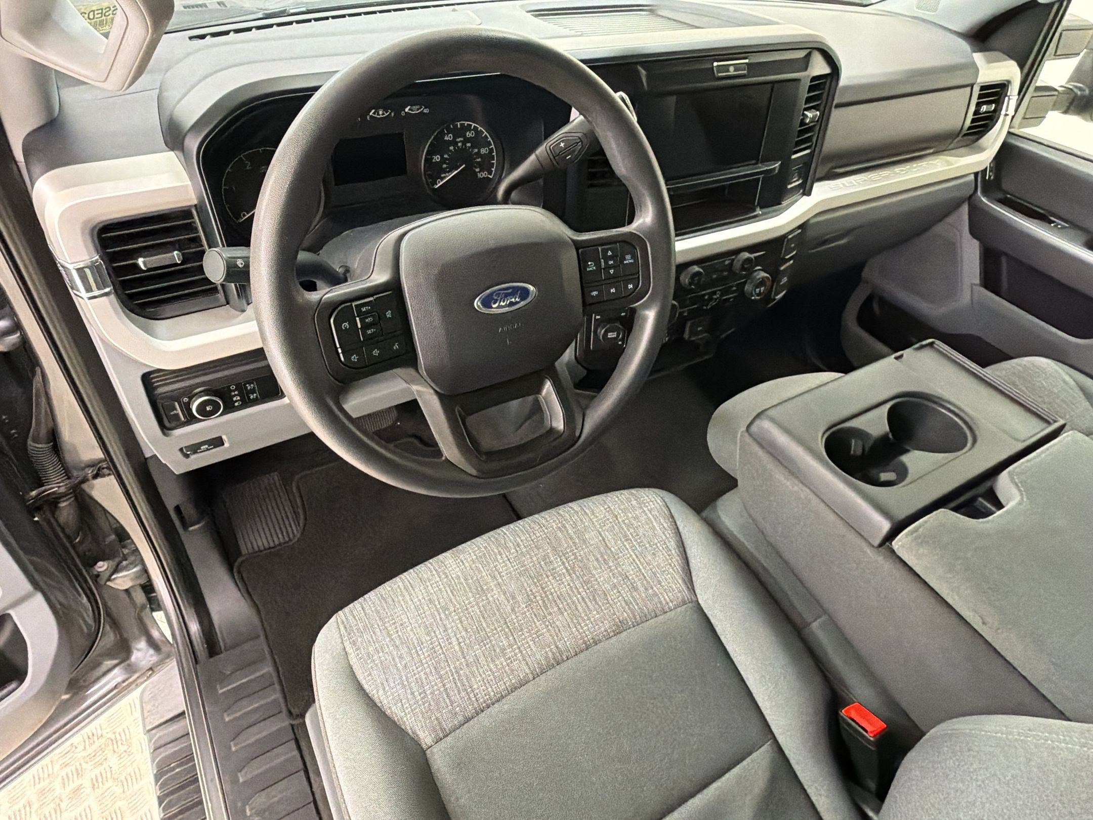 Used 2025 Ford F250 XLT AWD/4WD image 4