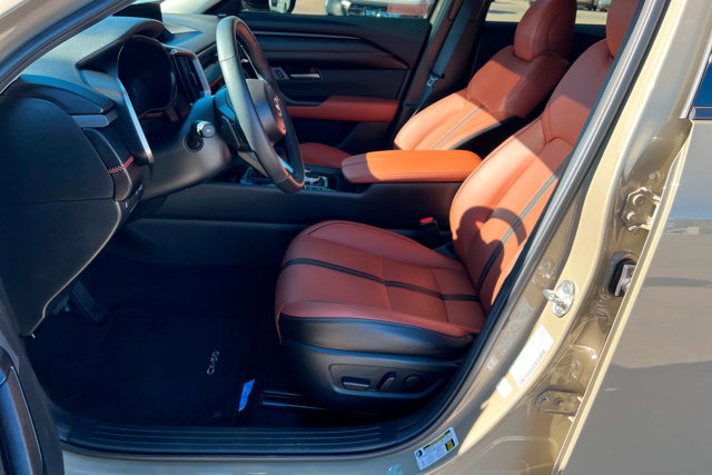 Used 2025 MAZDA CX-50 AWD 2.5 Turbo w/ Premium Pkg image 17