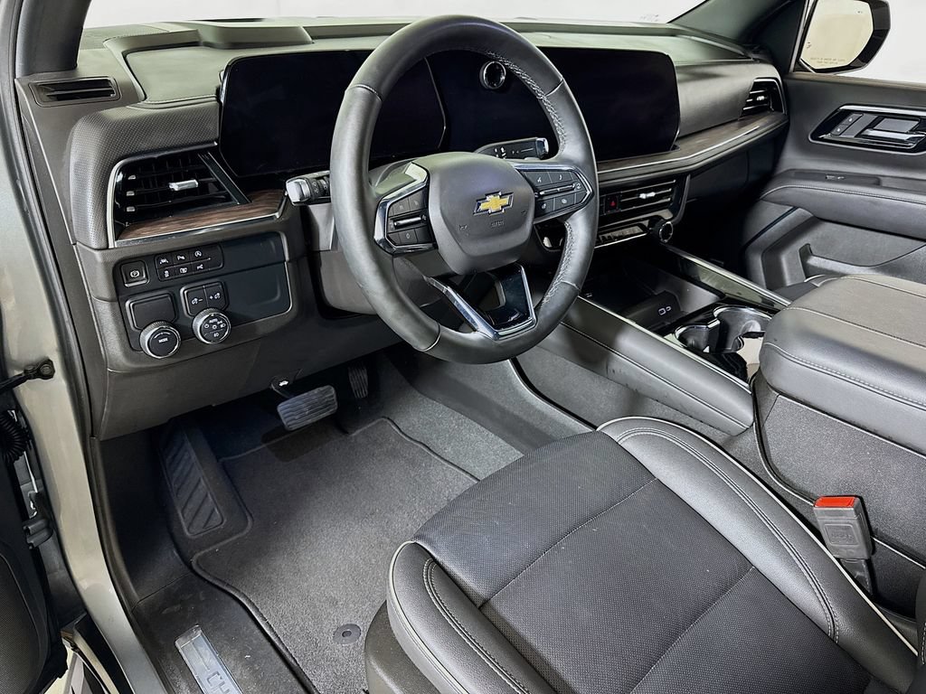 Certified 2025 Chevrolet Suburban Premier RWD image 7
