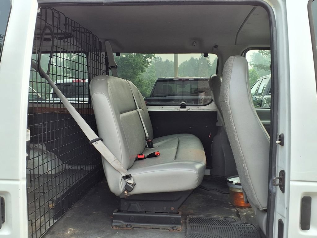 Used 2008 Ford E-250 and Econoline 250 RWD image 9