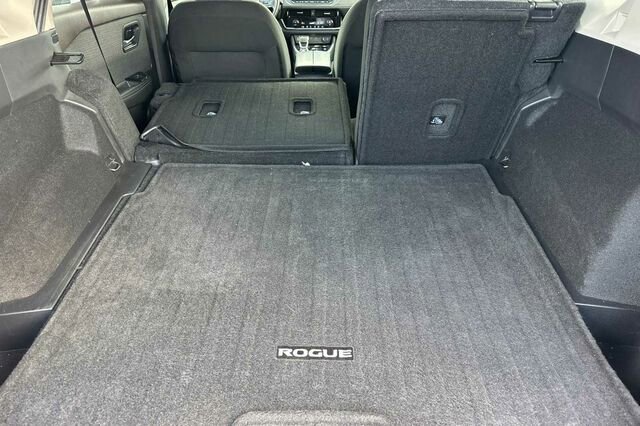 Used 2022 Nissan Rogue SV image 13