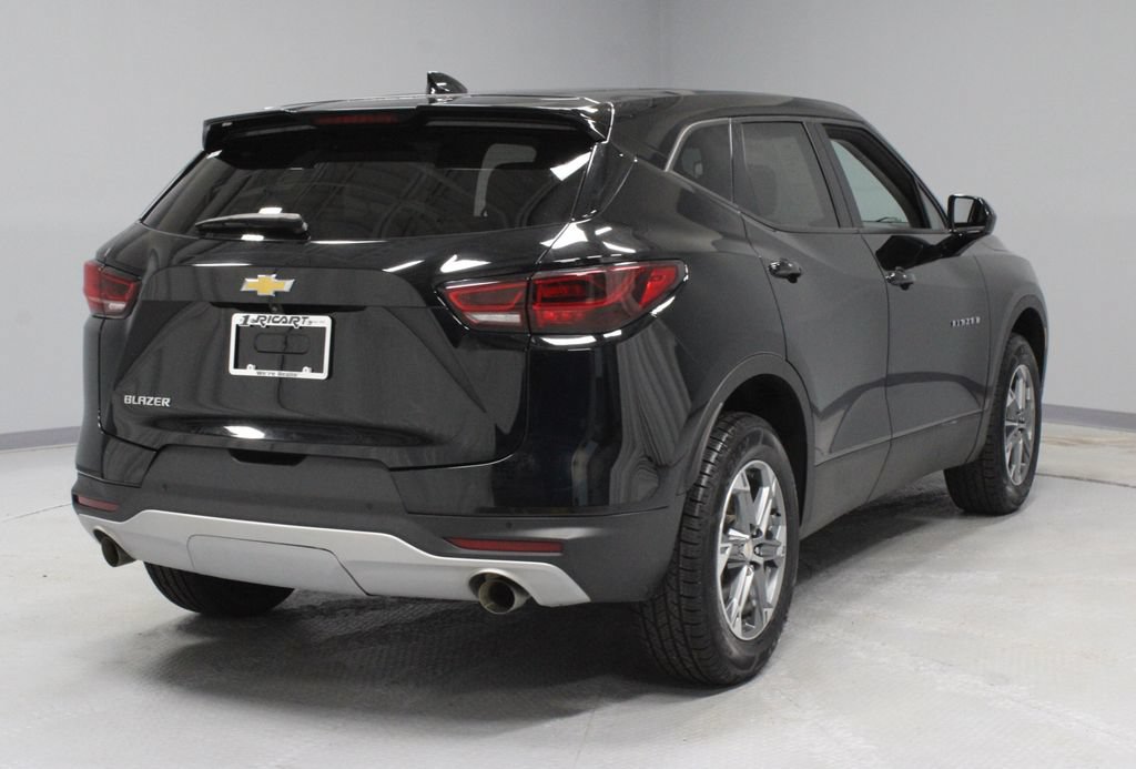 Used 2024 Chevrolet Blazer LT w/ Driver Confidence Package FWD image 10