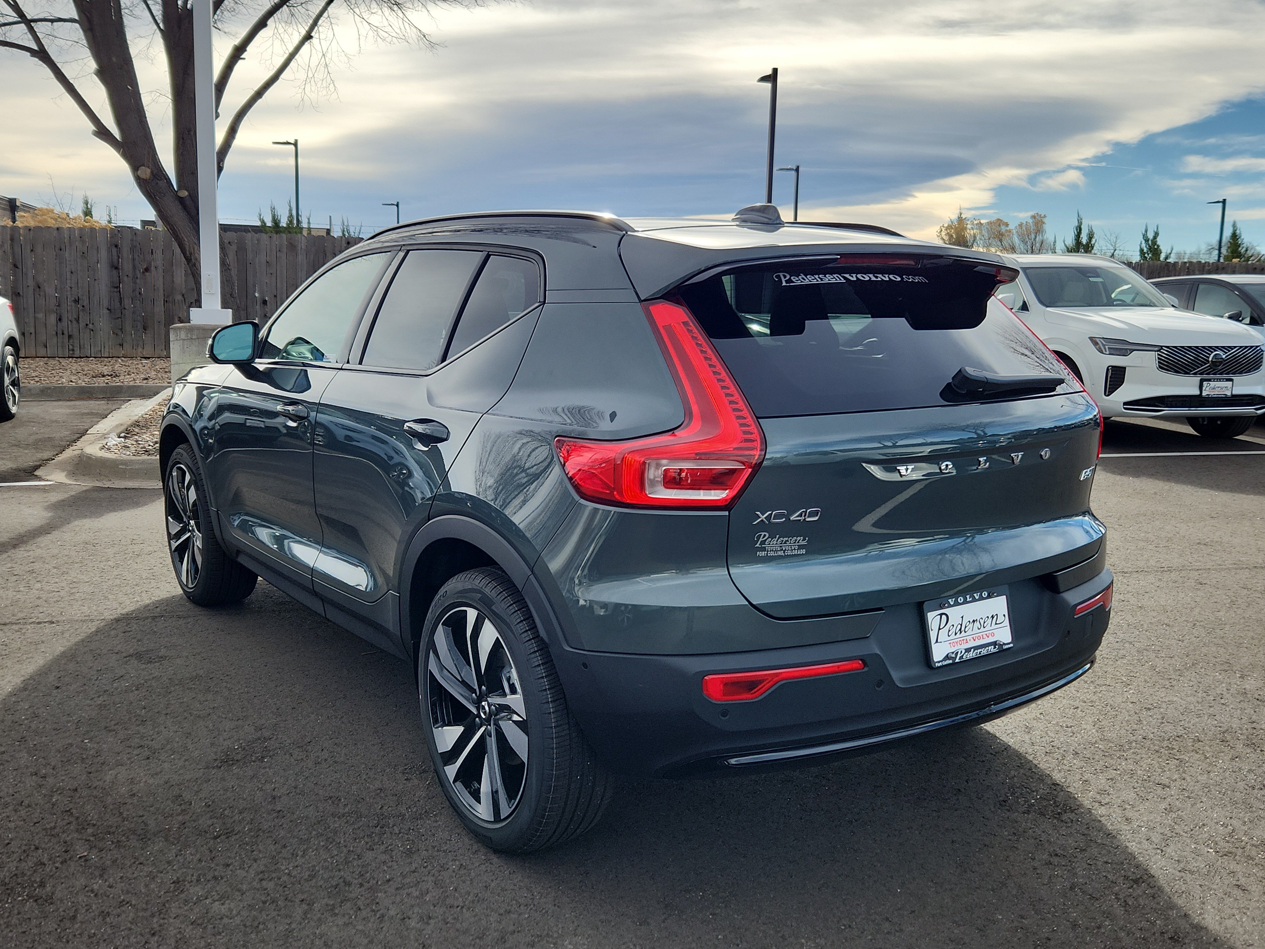New 2026 Volvo XC40 B5 Ultra w/ Climate Package AWD/4WD image 3