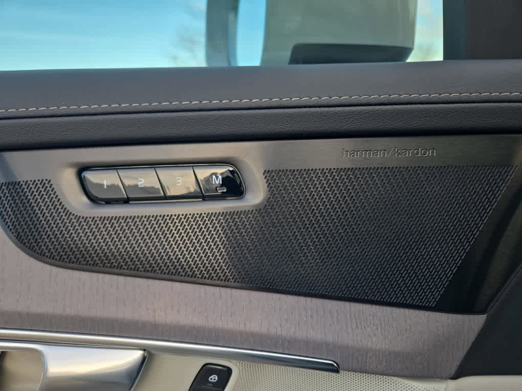 New 2026 Volvo XC90 T8 Ultra w/ Protection Package Premier image 25