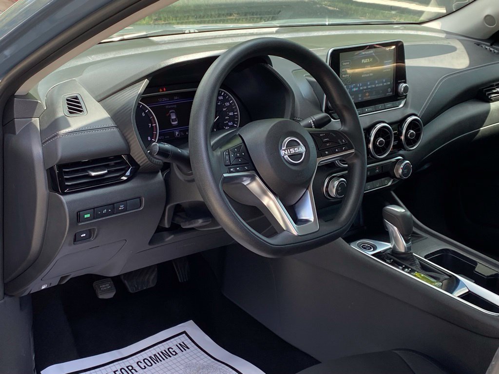 Used 2025 Nissan Sentra SV FWD image 10