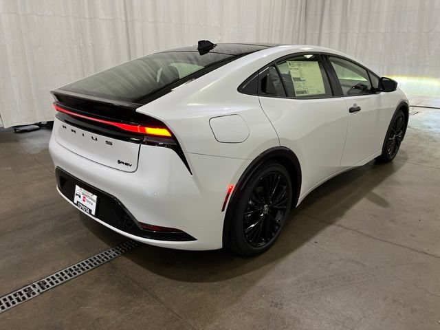 New 2026 Toyota Prius Plug-In Hybrid FWD image 3