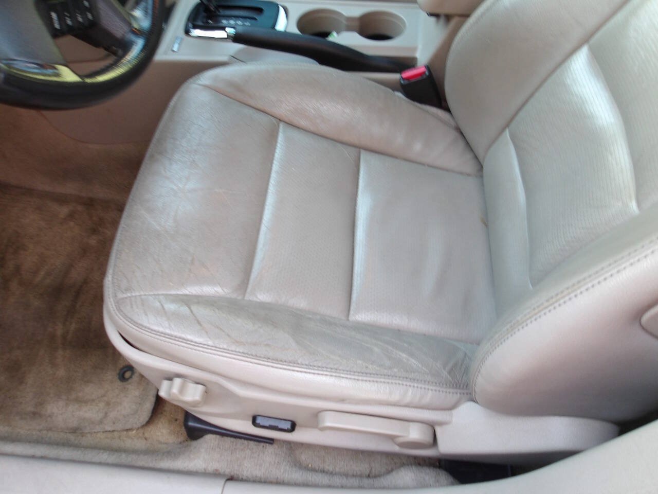 Used 2008 Ford Fusion SEL FWD image 22