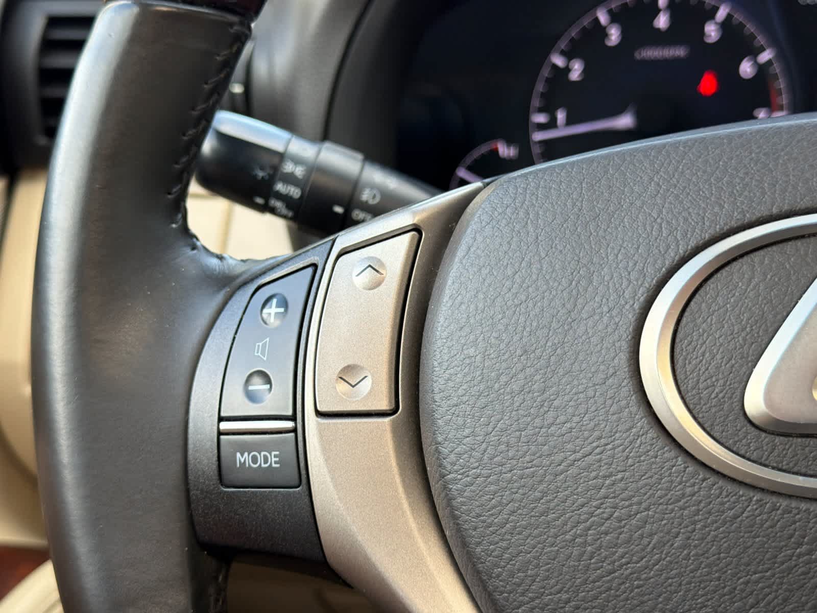 Used 2013 Lexus RX 350 FWD w/ Premium Pkg image 25
