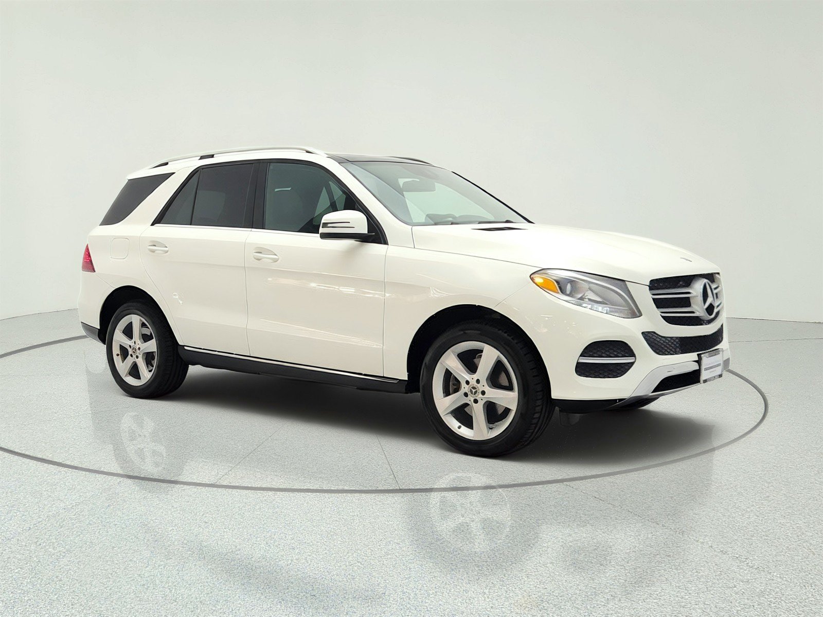 Used 2017 Mercedes-Benz GLE 350 image 3