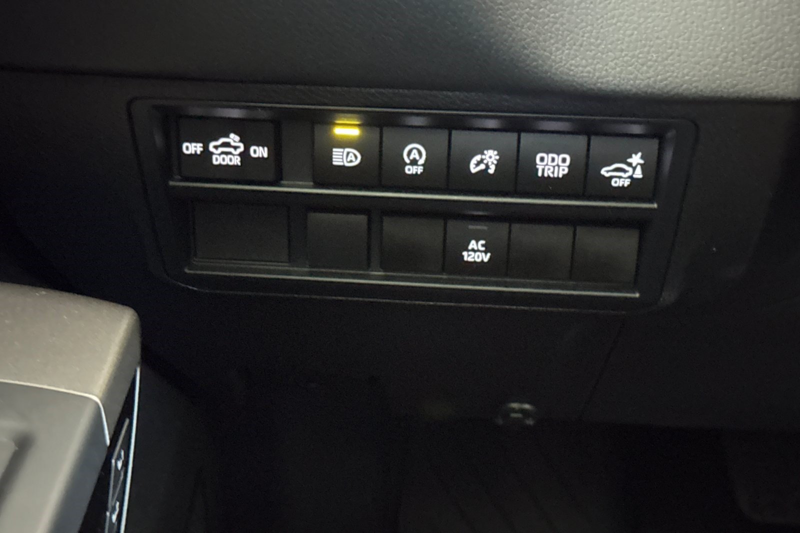 Used 2026 Toyota Tundra Limited AWD/4WD image 36