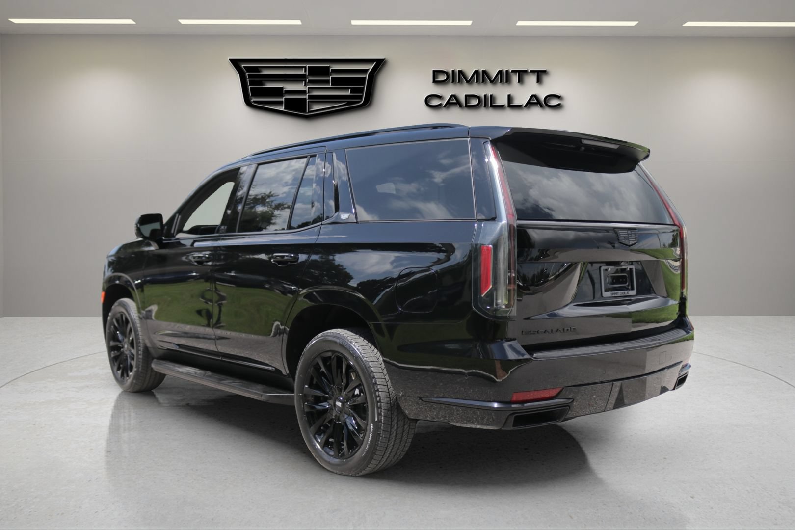 Certified 2023 Cadillac Escalade Premium Luxury RWD image 7