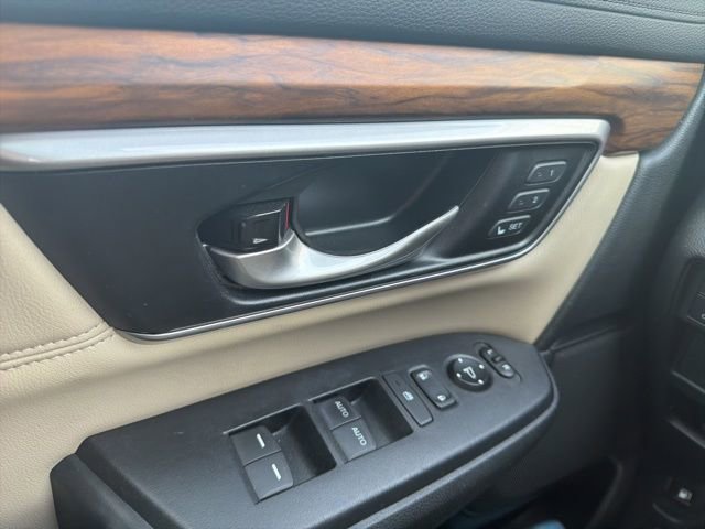 Used 2018 Honda CR-V Touring image 10