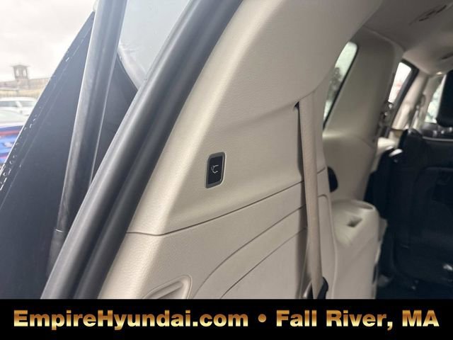 Used 2023 Chrysler Pacifica Limited image 8