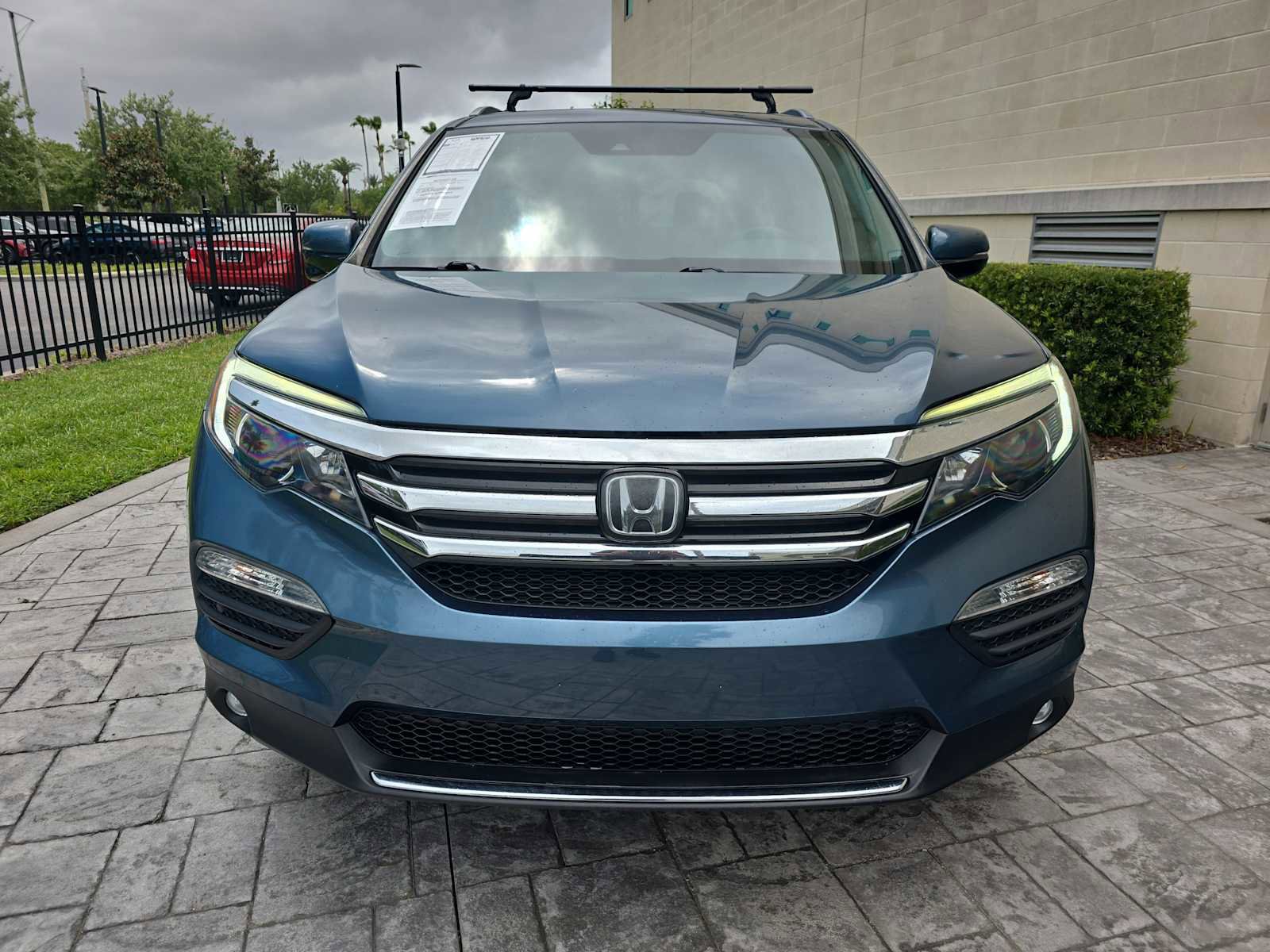 Used 2017 Honda Pilot Touring video 2