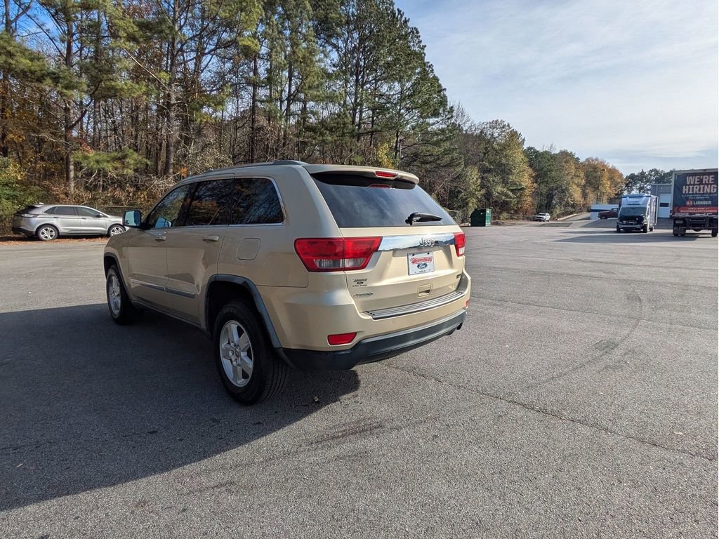 Used 2012 Jeep Grand Cherokee Laredo w/ Laredo E Group image 10