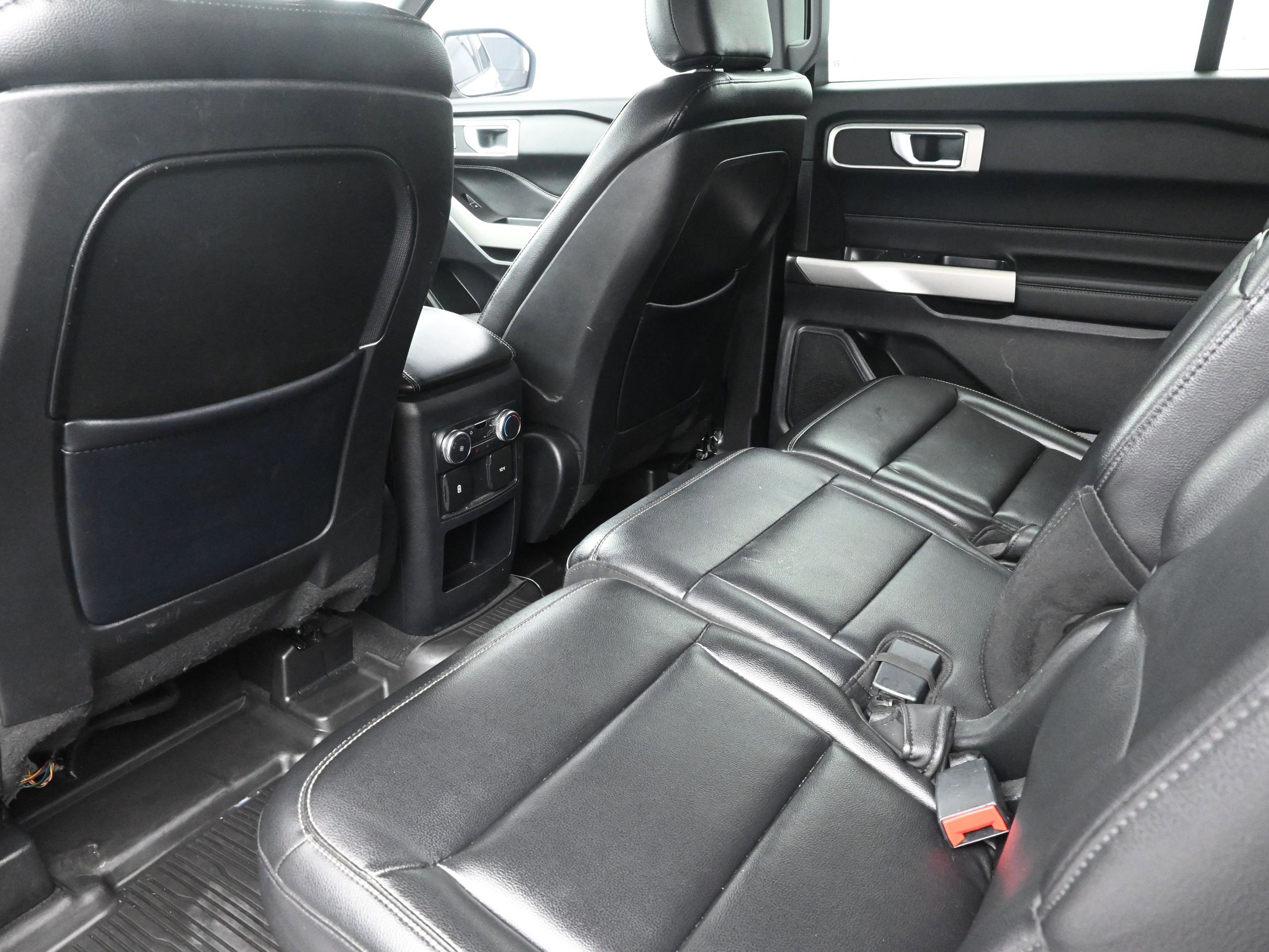 Used 2020 Ford Explorer XLT w/ Equipment Group 202A image 21