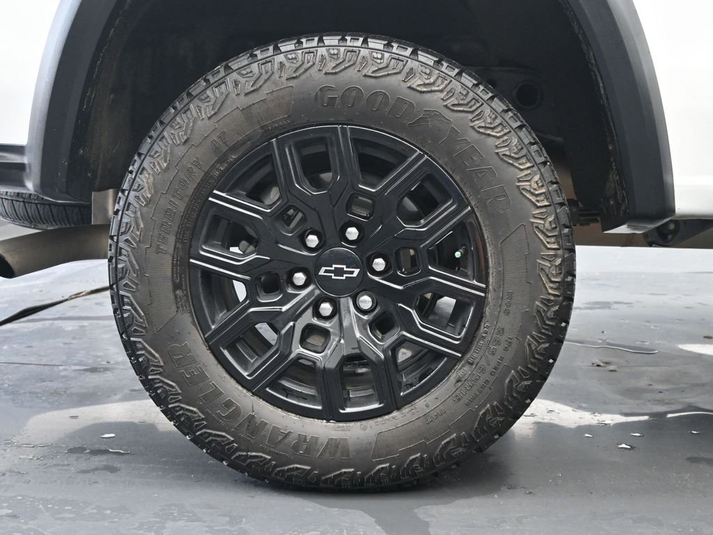 Used 2024 Chevrolet Colorado Trail Boss w/ Technology Package image 9