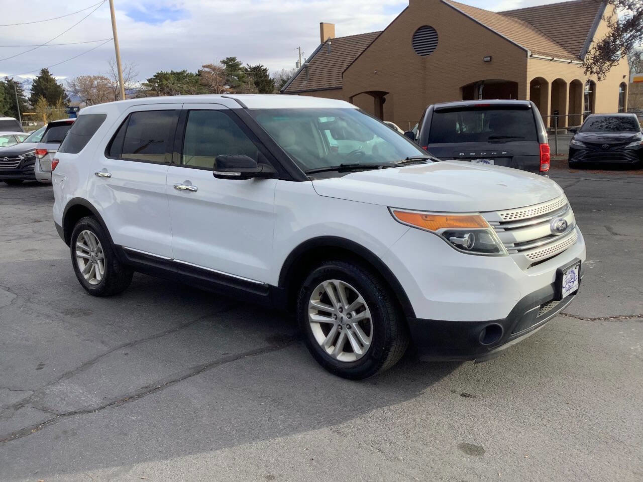 Used 2015 Ford Explorer XLT image 7
