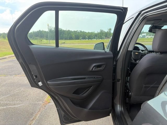 Used 2019 Chevrolet Trax LS FWD image 5