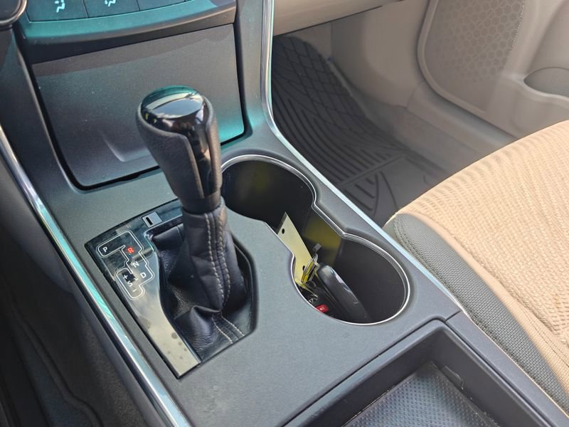 Used 2016 Toyota Camry LE image 19