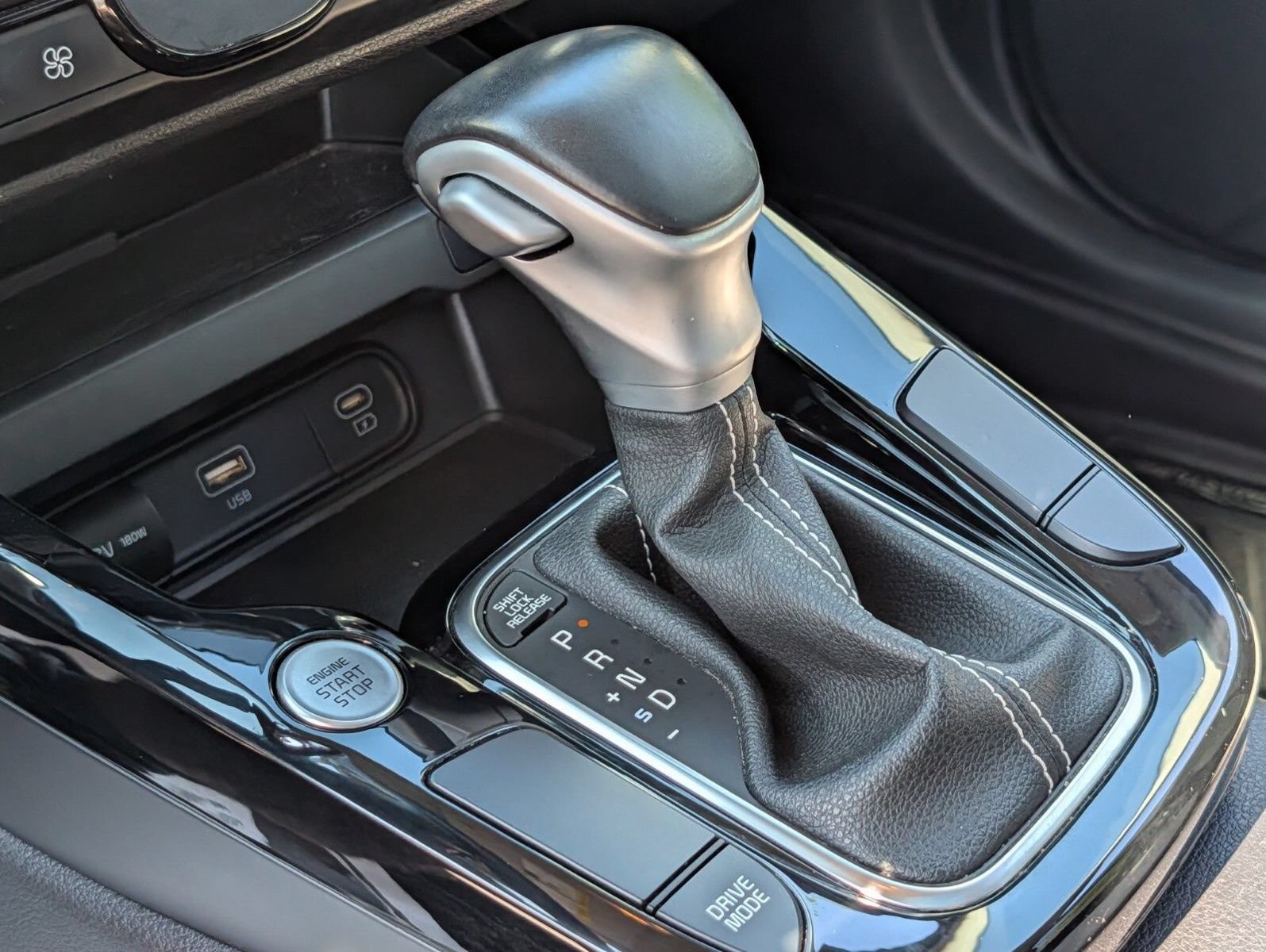 Used 2023 Kia Soul GT-Line FWD image 11