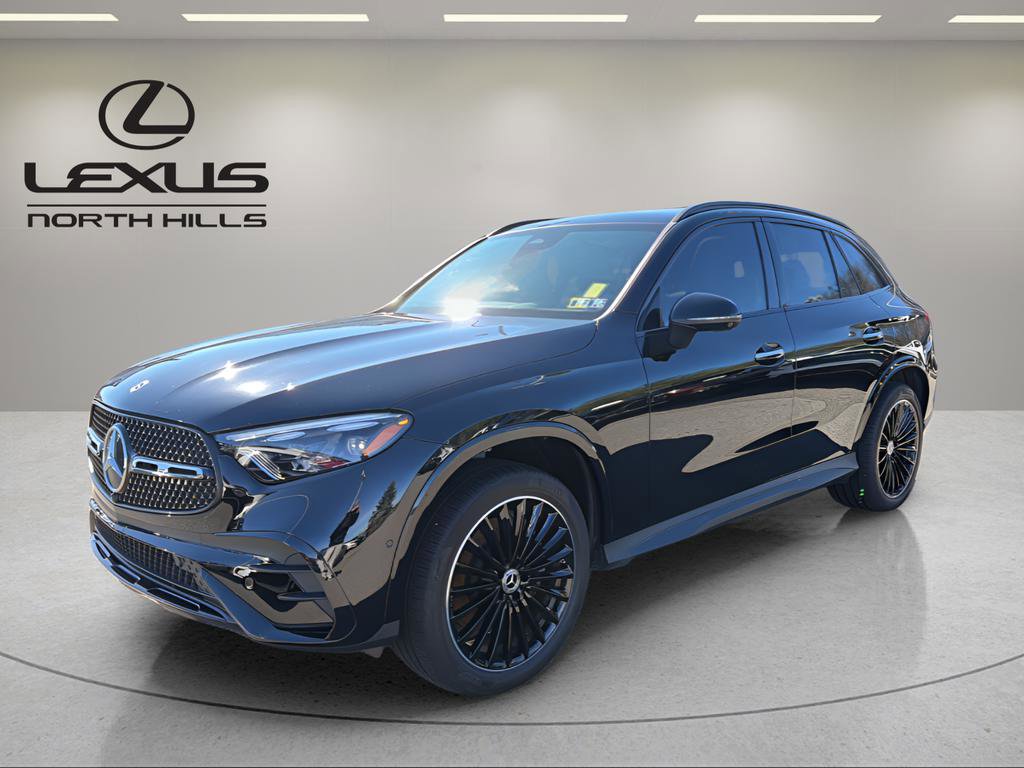 Used 2024 Mercedes-Benz GLC 300 4MATIC image 1