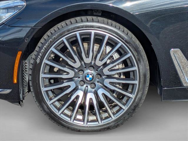 Used 2016 BMW 750Li xDrive AWD/4WD image 26