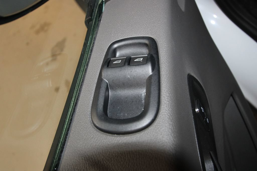 Used 2024 Ford Transit 150 Low Roof RWD image 6