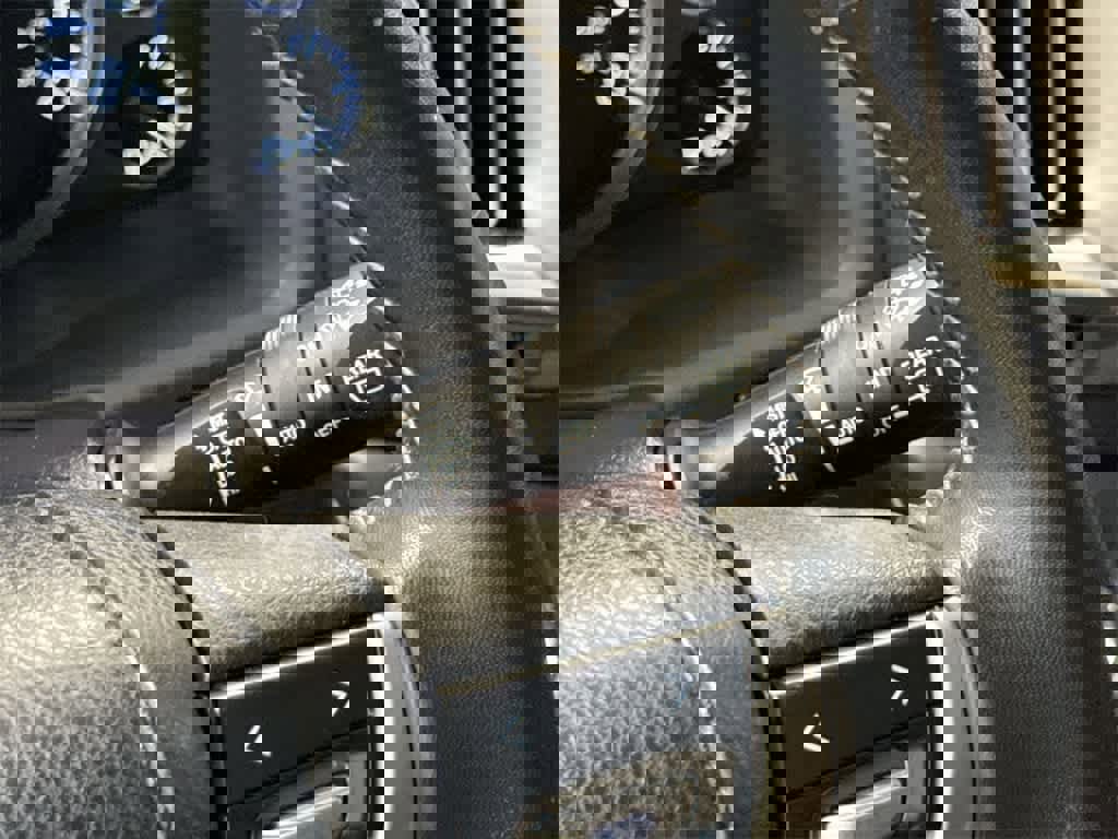 Used 2016 Toyota Land Cruiser image 28