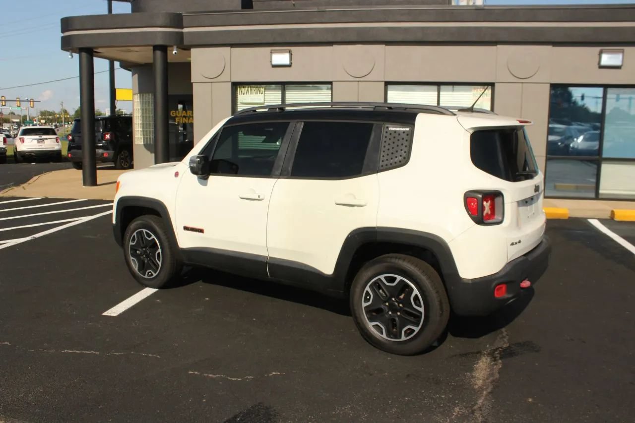 Used 2015 Jeep Renegade Trailhawk AWD/4WD image 5
