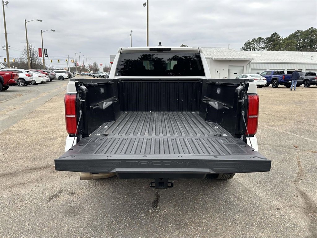 Used 2024 Toyota Tacoma TRD Off-Road image 15