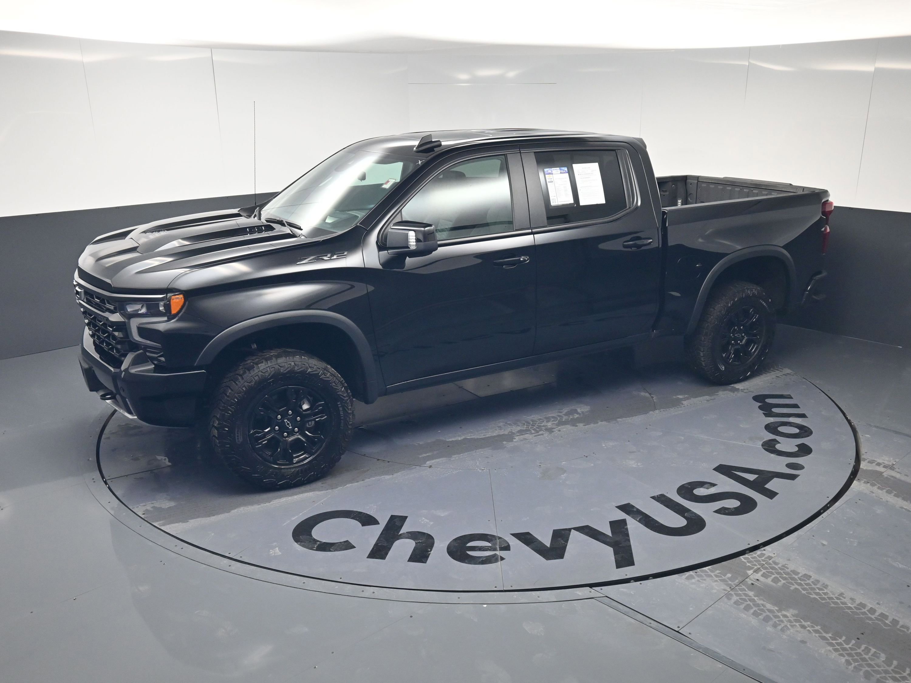 Certified 2025 Chevrolet Silverado 1500 ZR2 w/ Technology Package image 30