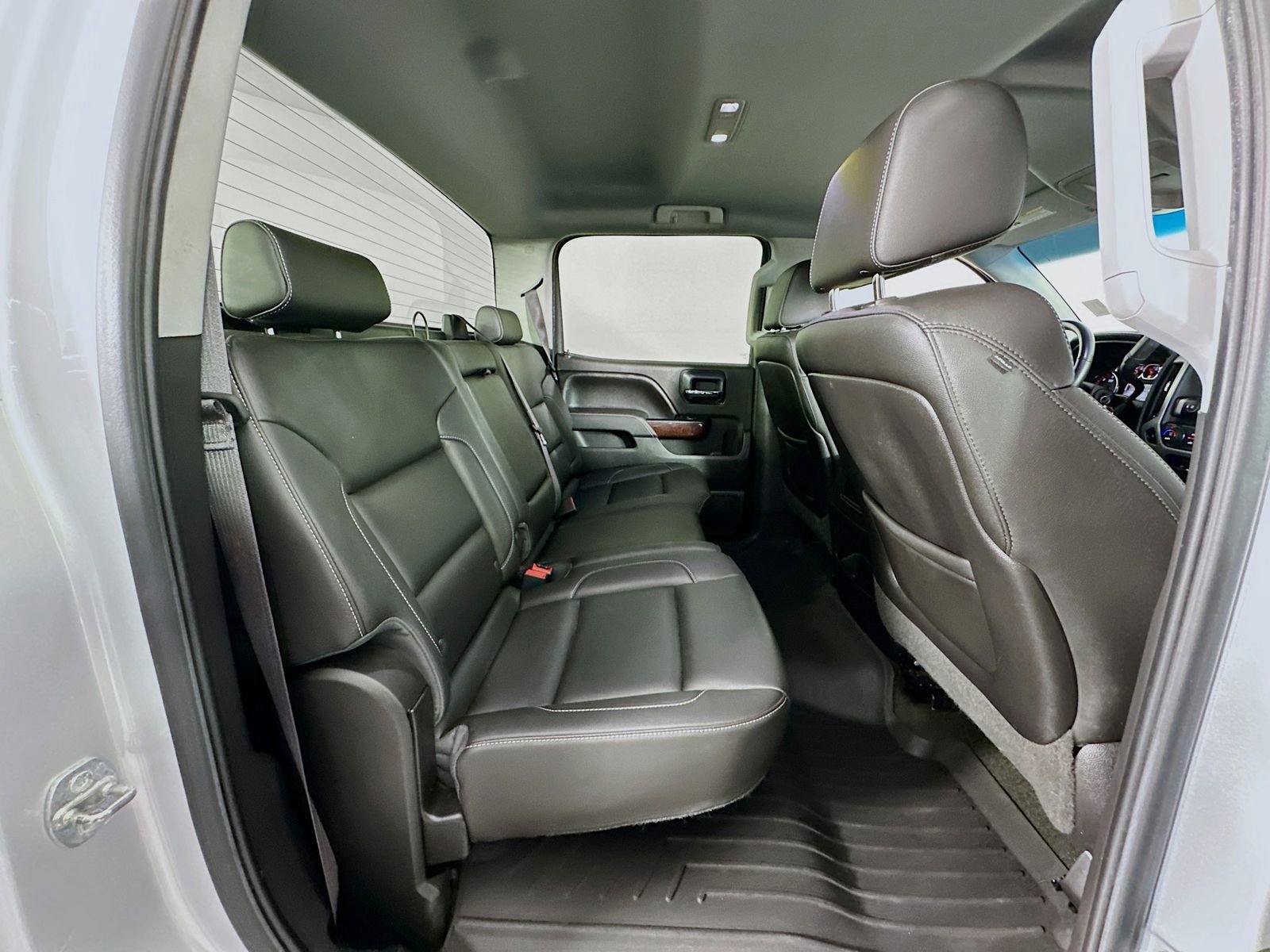 Used 2015 GMC Sierra 1500 SLT w/ SLT Crew Cab Value Package AWD/4WD image 28