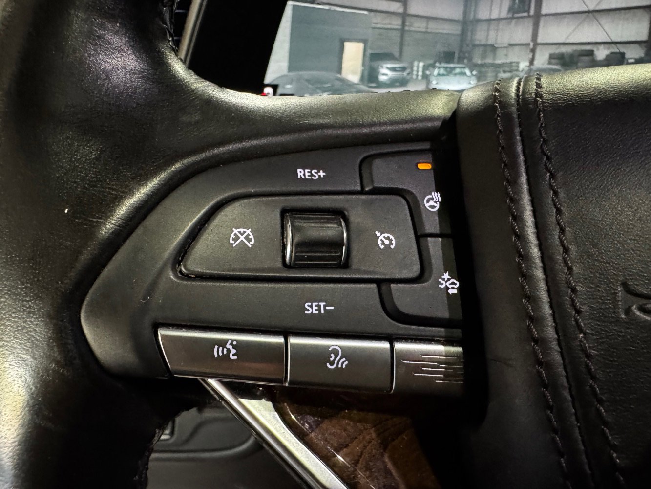 Used 2021 Cadillac Escalade ESV Sport Platinum w/ LPO, ONYX Package image 37