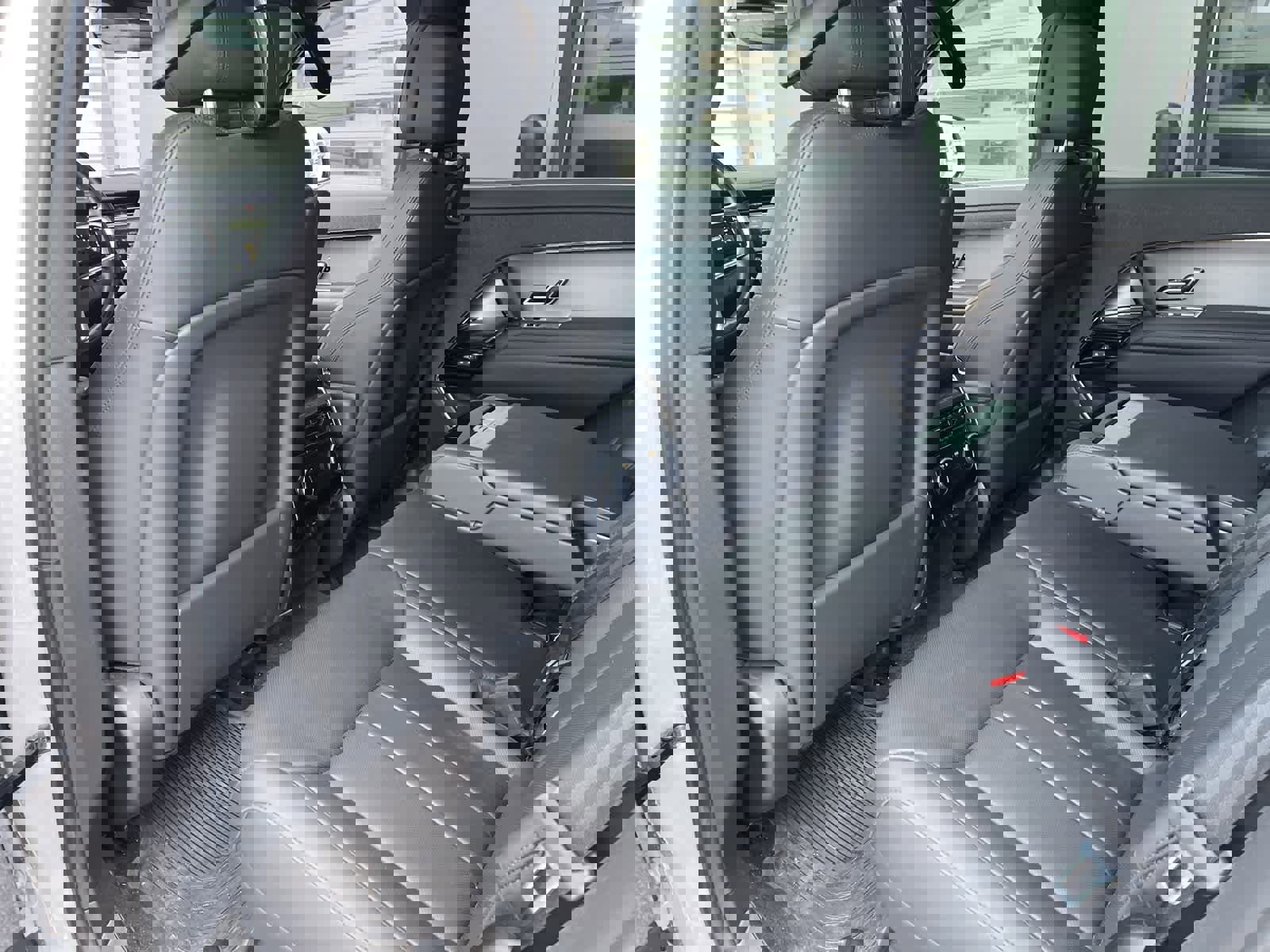 Used 2024 Land Rover Range Rover Sport SE image 17