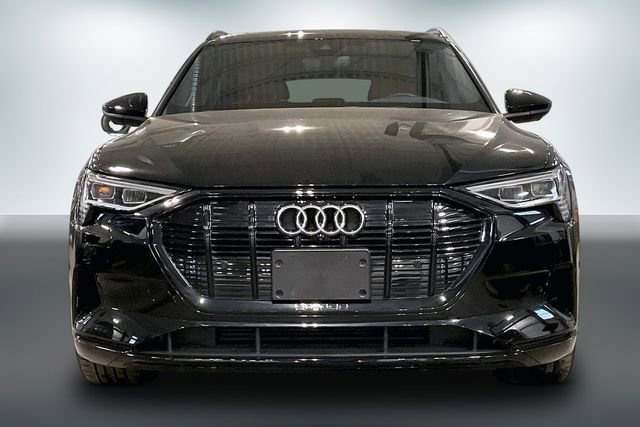 Used 2023 Audi e-tron Premium w/ Convenience Plus Package image 3
