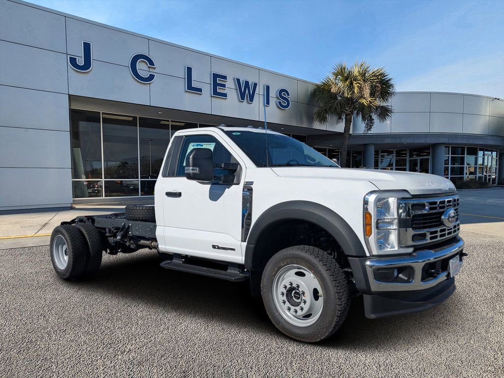 New 2025 Ford F550 4x4 Regular Cab Super Duty image 1