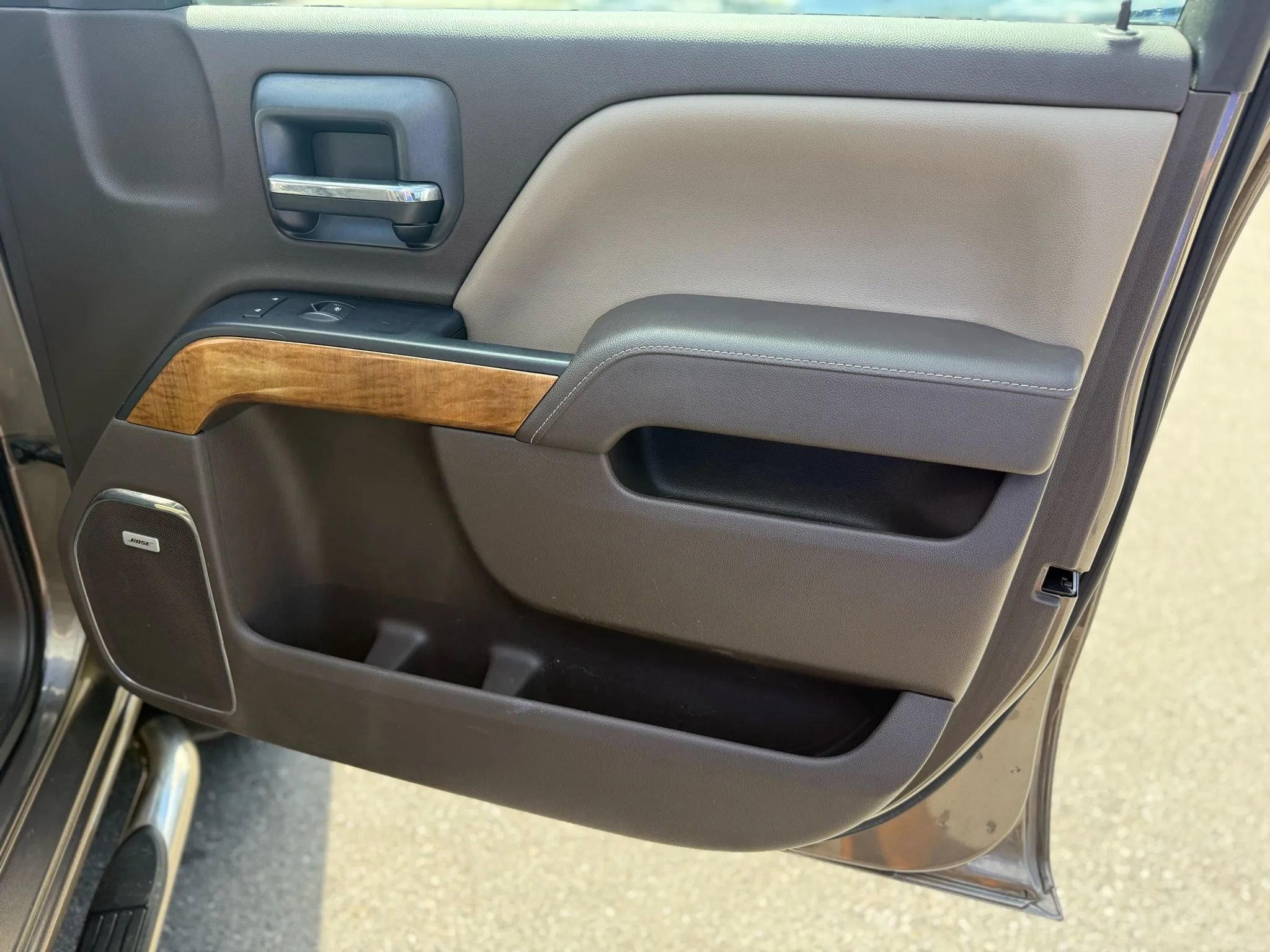 Used 2015 Chevrolet Silverado 2500 LTZ w/ LTZ Plus Package image 17