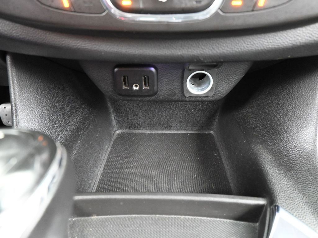 Used 2018 Chevrolet Traverse LT image 25