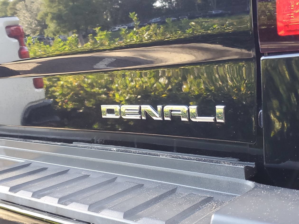 Used 2018 GMC Sierra 2500 Denali w/ Duramax Plus Package AWD/4WD image 8