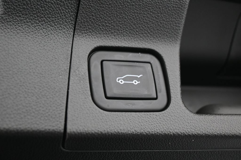 Used 2023 GMC Acadia SLT w/ Technology Package FWD image 48