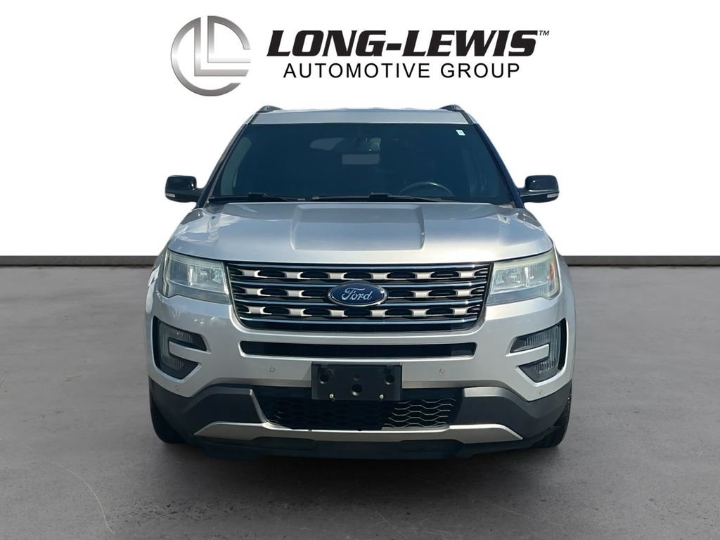 Used 2016 Ford Explorer XLT w/ Equipment Group 202A FWD image 11