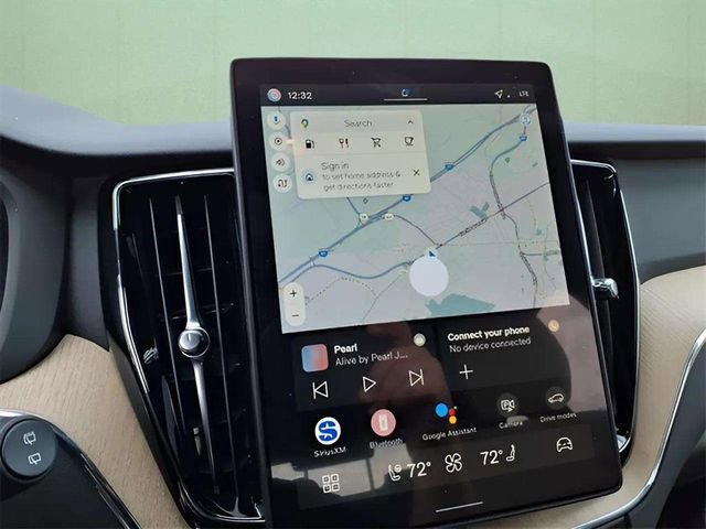 New 2026 Volvo XC60 B5 Plus w/ Protection Package Premier image 16