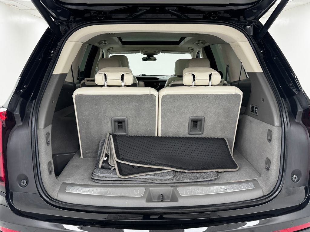 Used 2024 Cadillac XT6 Premium Luxury image 35