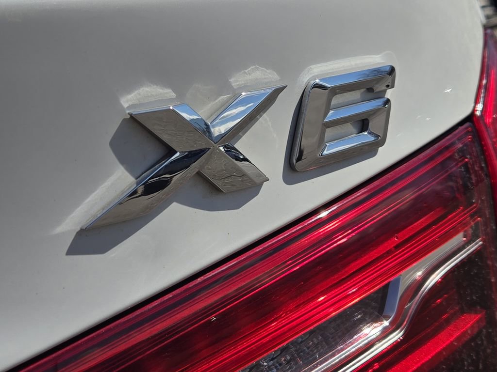 Used 2018 BMW X6 xDrive50i w/ M Sport Package image 13