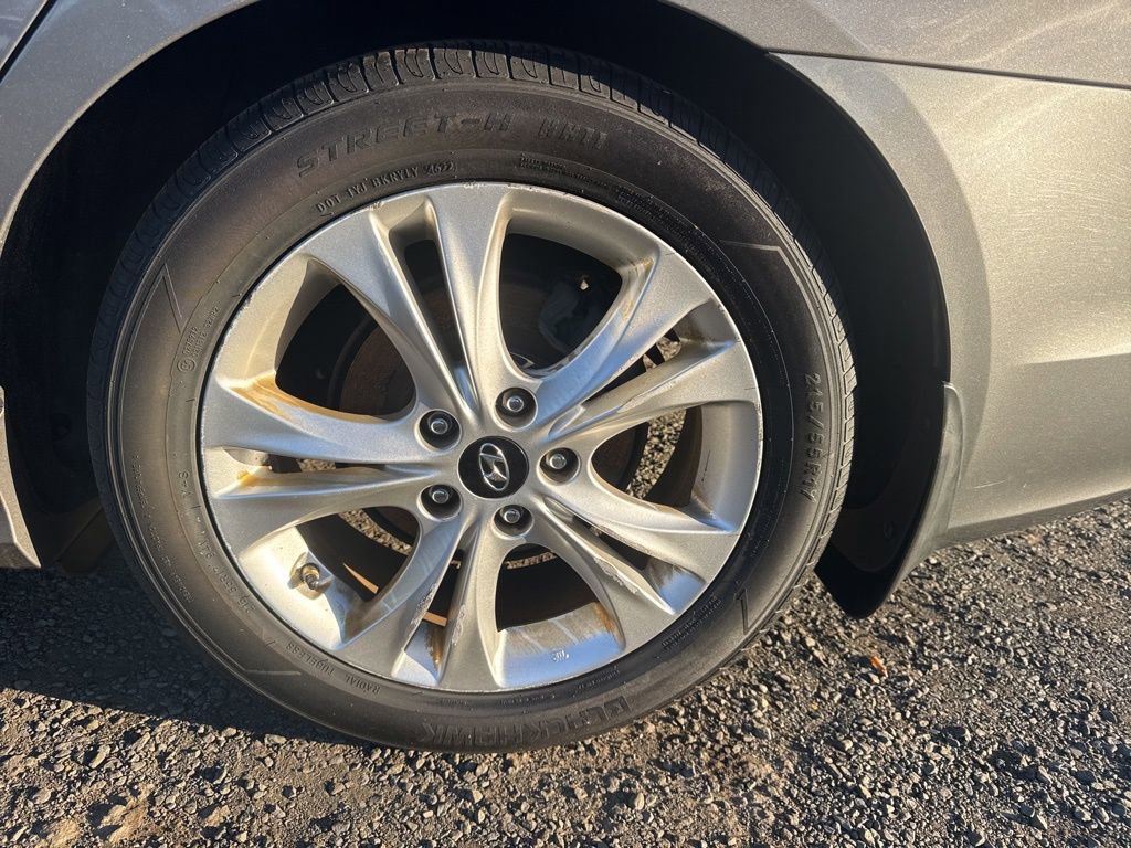 Used 2013 Hyundai Sonata Limited image 25