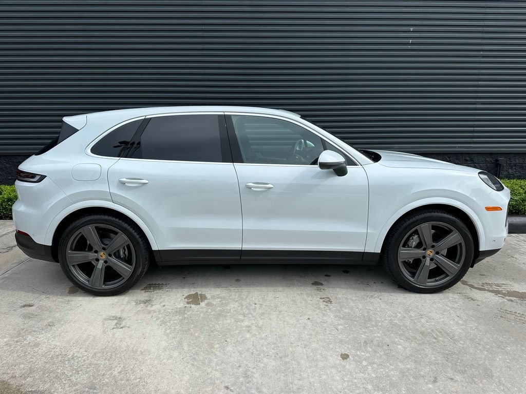 Certified 2024 Porsche Cayenne AWD/4WD image 11