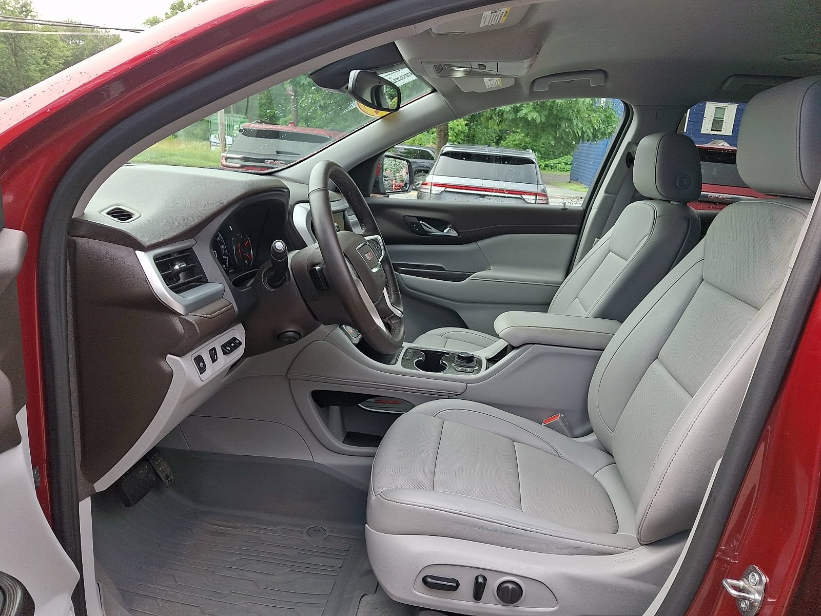 Used 2023 GMC Acadia SLT w/ Technology Package AWD/4WD image 14