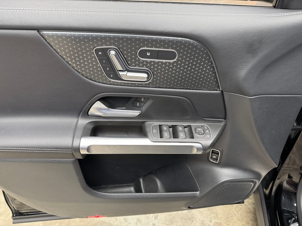Certified 2024 Mercedes-Benz GLB 250 4MATIC image 9