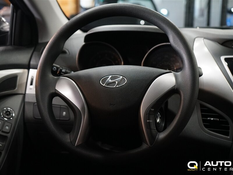 Used 2013 Hyundai Elantra Sedan FWD image 15